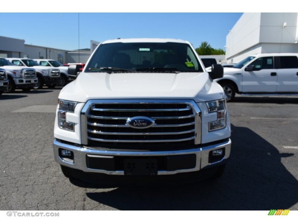 2015 F150 XLT SuperCrew - Oxford White / Medium Earth Gray photo #4