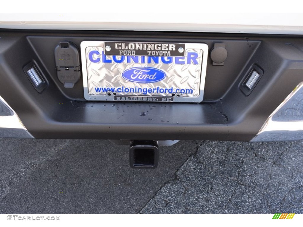 2015 F150 XLT SuperCrew - Oxford White / Medium Earth Gray photo #6