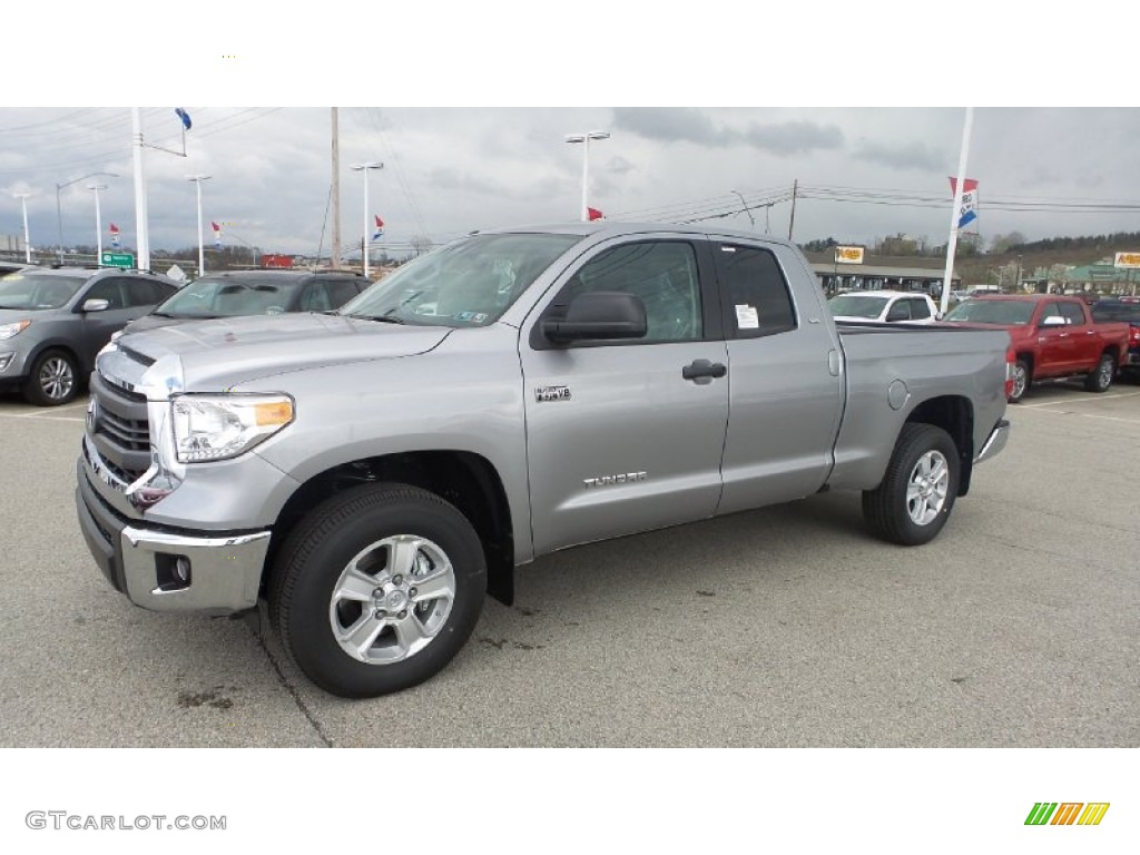 2015 Tundra SR5 Double Cab 4x4 - Silver Sky Metallic / Graphite photo #4