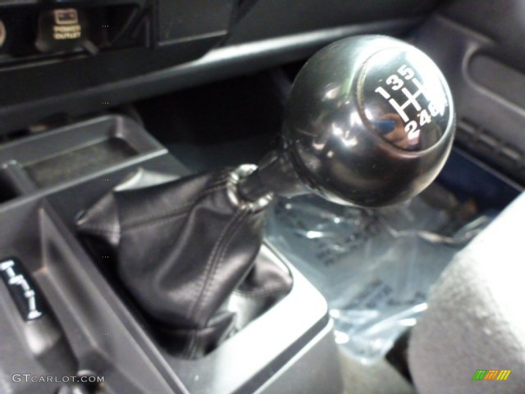 2005 Jeep Wrangler SE 4x4 Transmission Photos