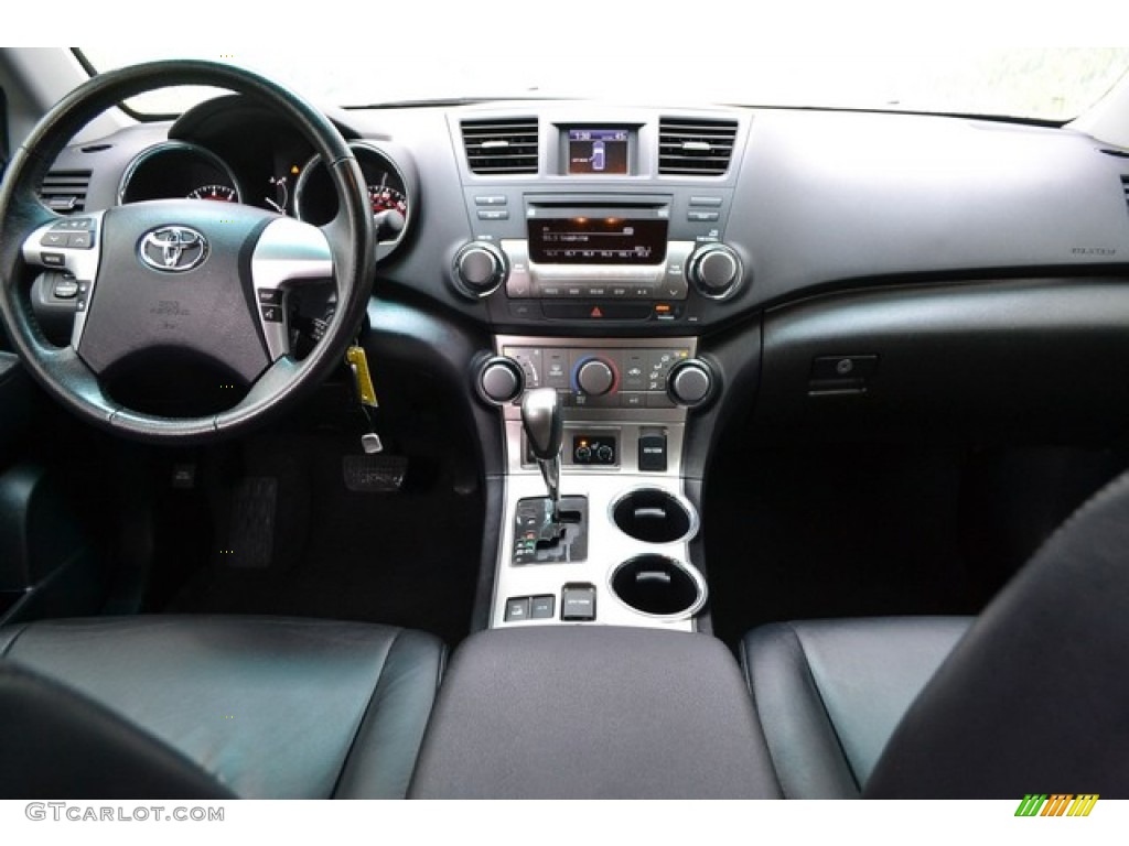 2011 Toyota Highlander SE 4WD Black Dashboard Photo #103497158