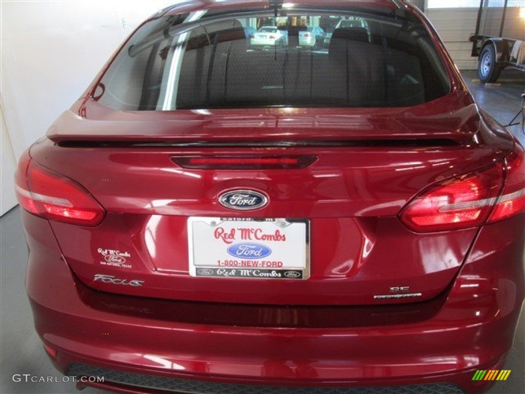 2015 Focus SE Sedan - Ruby Red Metallic / Charcoal Black photo #5