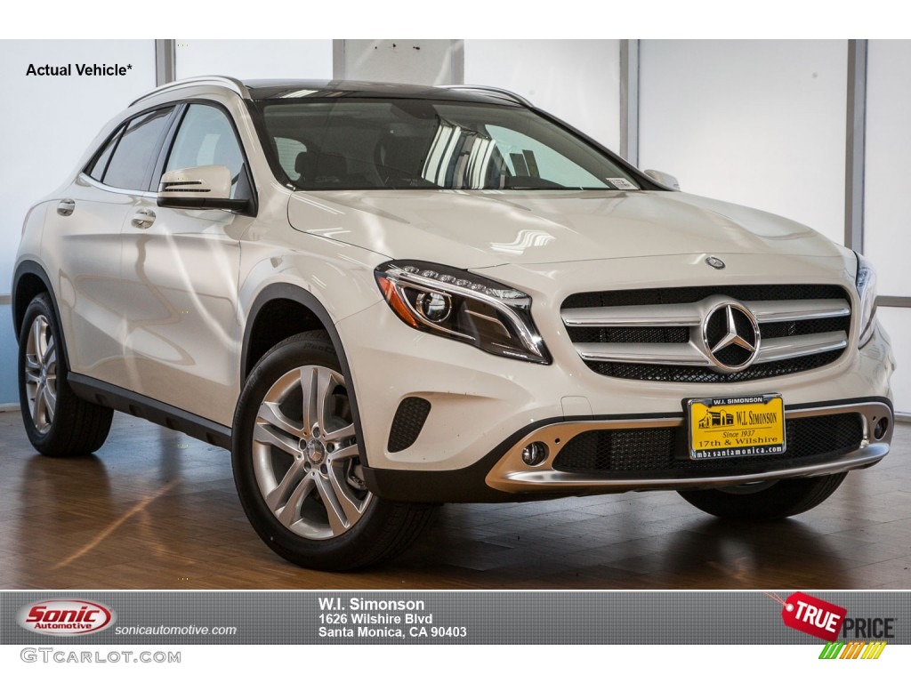 2015 GLA 250 4Matic - Cirrus White / Black photo #1