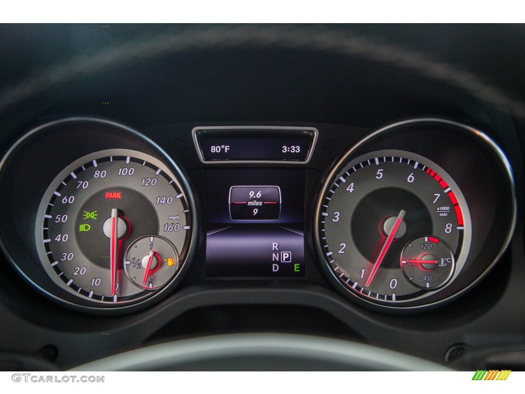2015 Mercedes-Benz GLA 250 4Matic Gauges Photos