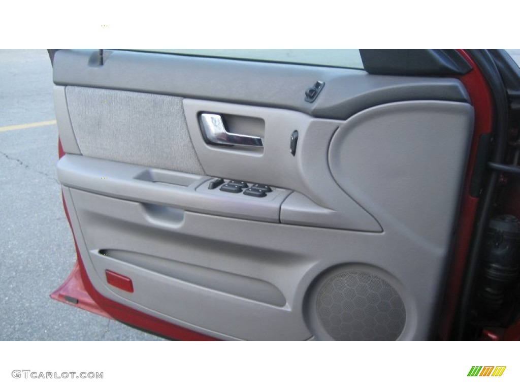 2002 Taurus SE - Matador Red Metallic / Medium Graphite photo #24