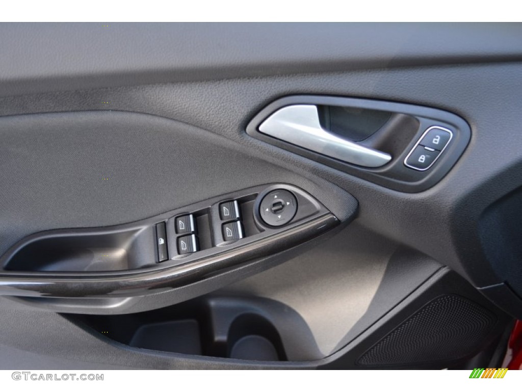 2015 Ford Focus Titanium Sedan Controls Photos