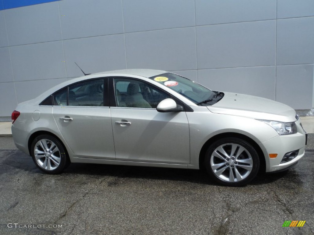 2013 Cruze LTZ - Champagne Silver Metallic / Cocoa/Light Neutral photo #2