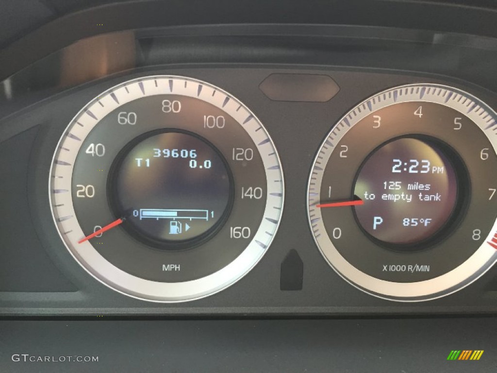 2010 XC70 3.2 AWD - Electric Silver Metallic / Off Black photo #15