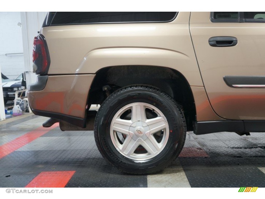 2002 TrailBlazer EXT LT 4x4 - Sandalwood Metallic / Medium Oak photo #46