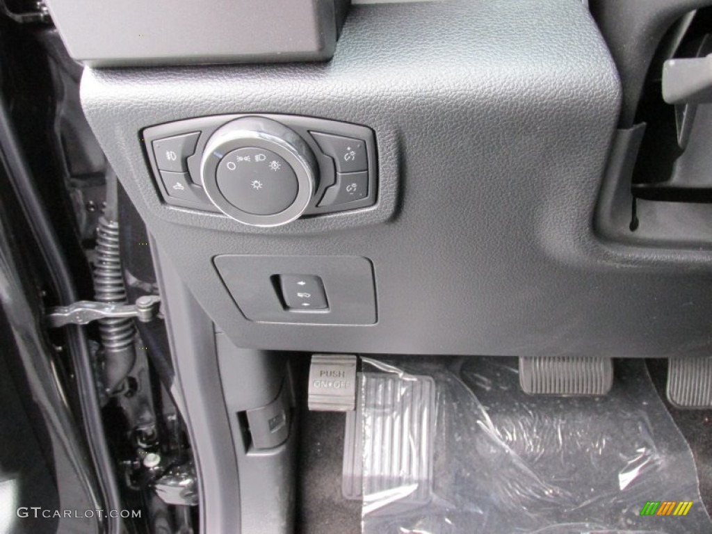 2015 Ford F150 XLT SuperCrew 4x4 Controls Photo #103516292