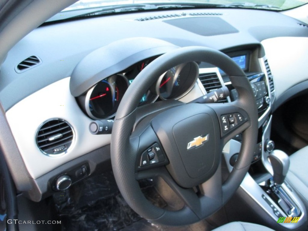 2015 Cruze LT - Autumn Bronze Metallic / Jet Black/Medium Titanium photo #15