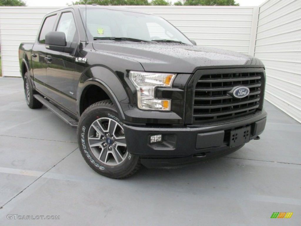 2015 F150 XLT SuperCrew 4x4 - Tuxedo Black Metallic / Black photo #1