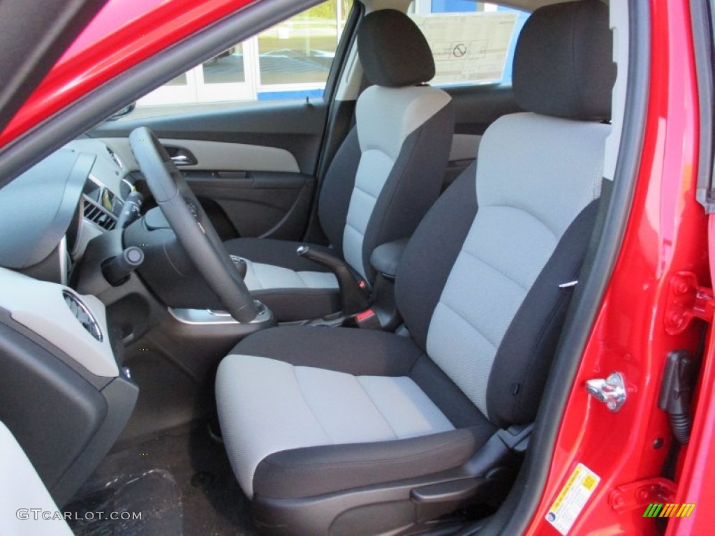 2015 Cruze LS - Red Hot / Jet Black/Medium Titanium photo #13