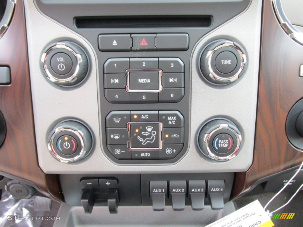 2015 F350 Super Duty Lariat Crew Cab 4x4 - Bronze Fire / Adobe photo #31