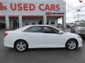 Super White - Camry SE Photo No. 8