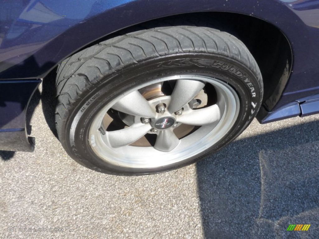 2001 Ford Mustang GT Coupe Wheel Photos