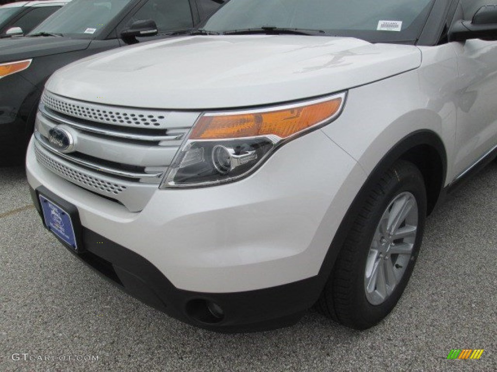 2015 Explorer XLT - White Platinum / Charcoal Black photo #2