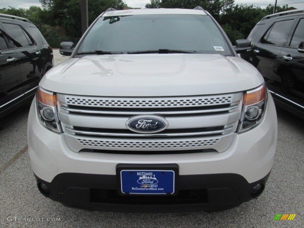 2015 Explorer XLT - White Platinum / Charcoal Black photo #17