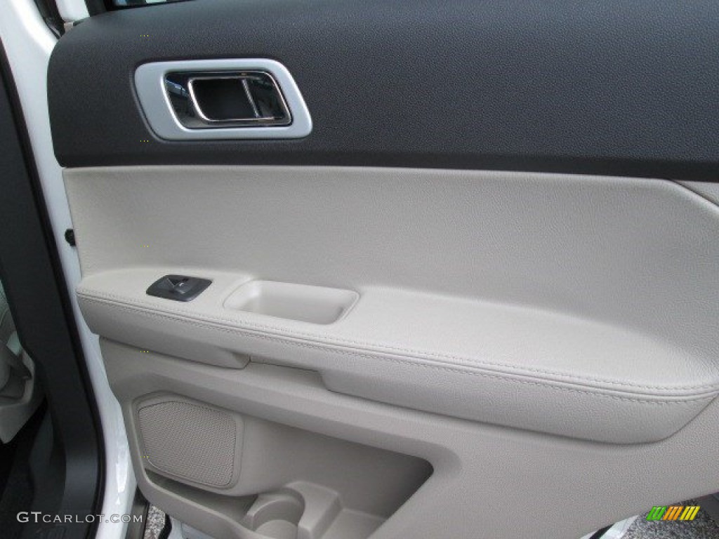 2015 Explorer XLT - White Platinum / Medium Light Stone photo #10