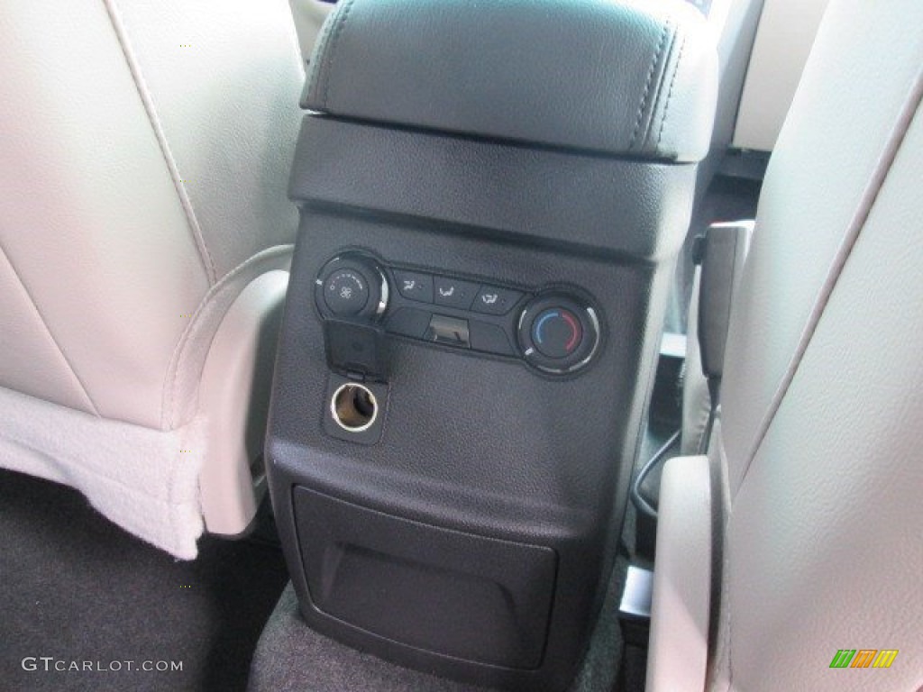 2015 Explorer XLT - White Platinum / Medium Light Stone photo #11