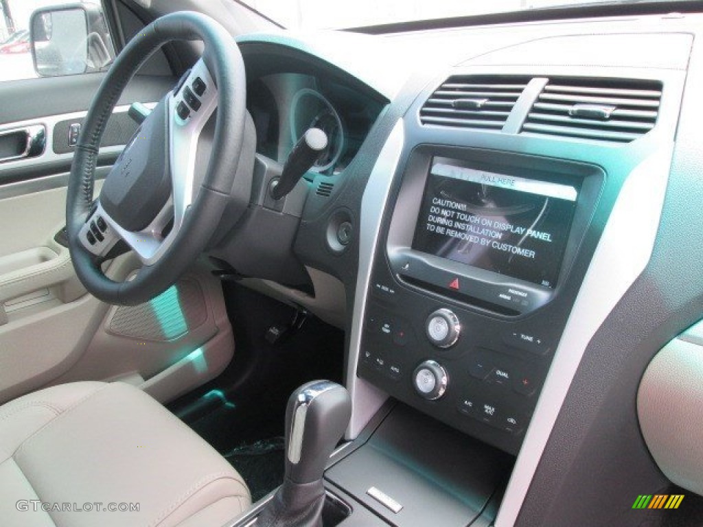 2015 Explorer XLT - White Platinum / Medium Light Stone photo #24