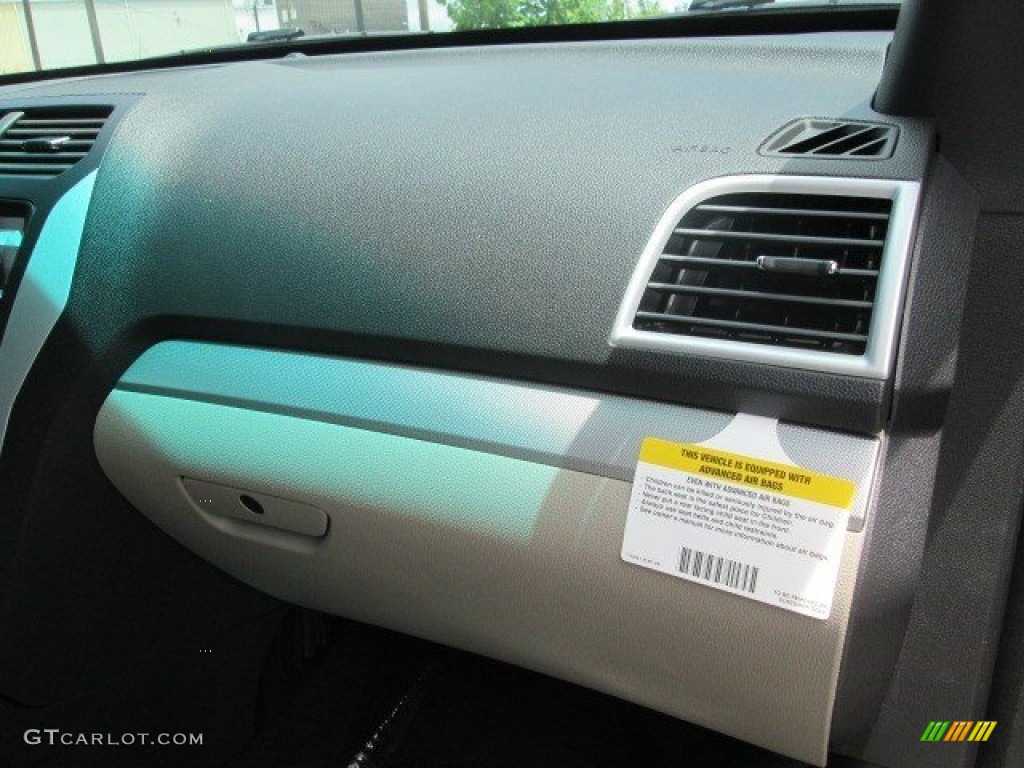 2015 Explorer XLT - White Platinum / Medium Light Stone photo #25