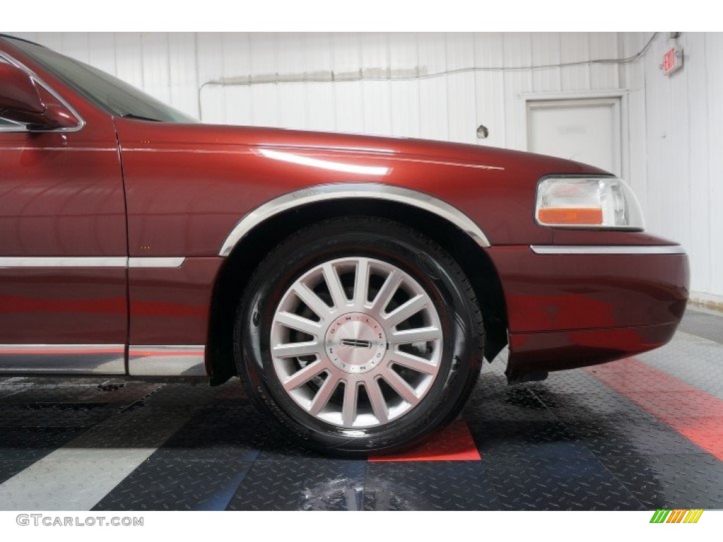 2003 Lincoln Town Car Signature Wheel Photo #103548206