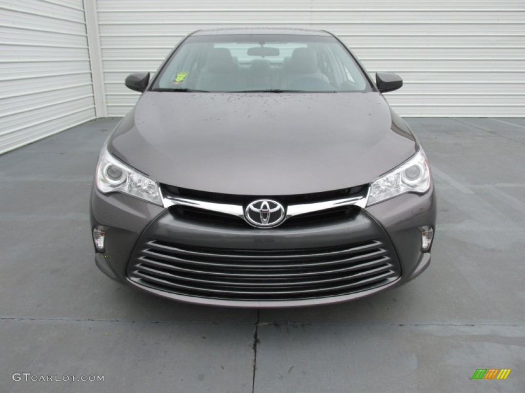 2015 Camry LE - Predawn Gray Mica / Ash photo #8