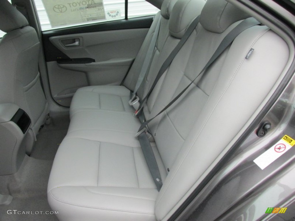 2015 Camry LE - Predawn Gray Mica / Ash photo #18