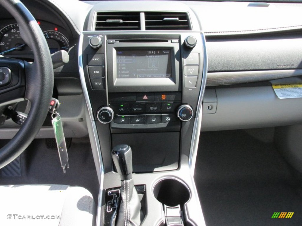 2015 Camry LE - Predawn Gray Mica / Ash photo #24