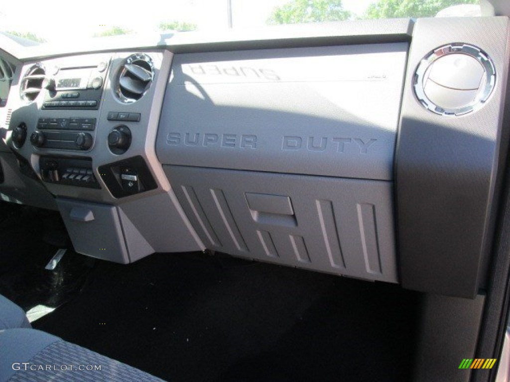 2015 F250 Super Duty XLT Crew Cab 4x4 - Ingot Silver / Steel photo #30