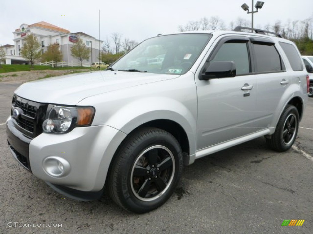 2012 Escape XLT V6 4WD - Ingot Silver Metallic / Charcoal Black photo #5