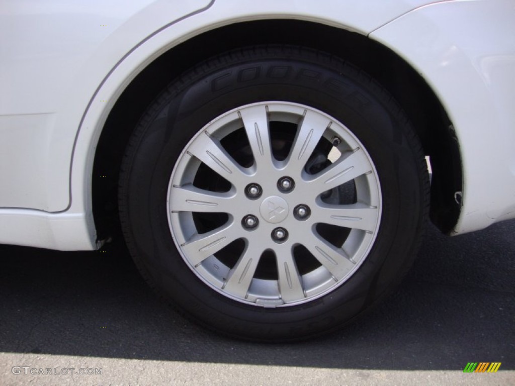 2011 Galant FE - White Pearl / Gray Sport photo #25