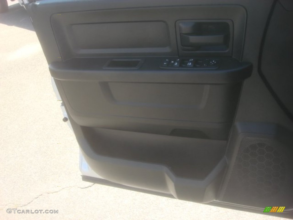 2014 1500 Express Crew Cab - Bright Silver Metallic / Black/Diesel Gray photo #8