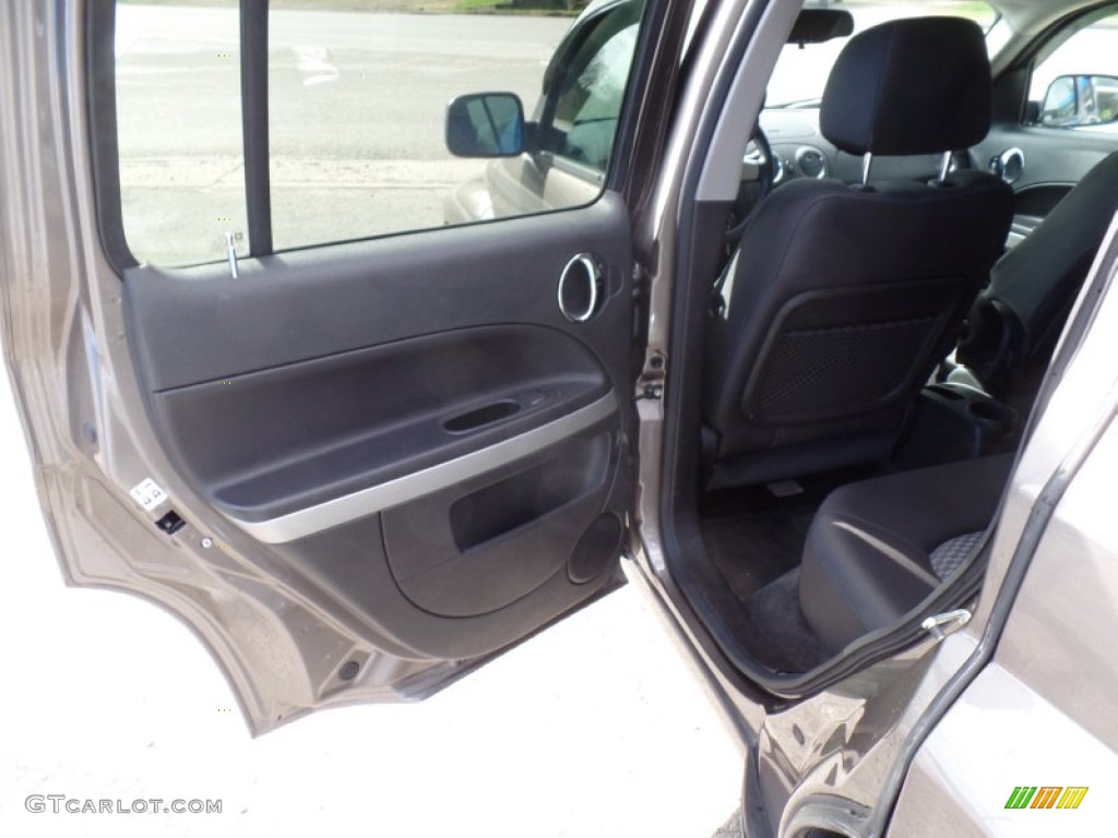 2011 HHR LT - Mocha Steel Metallic / Ebony photo #30