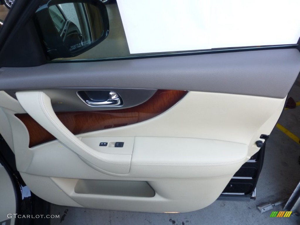 2014 QX70 AWD - Malbec Black / Wheat photo #26