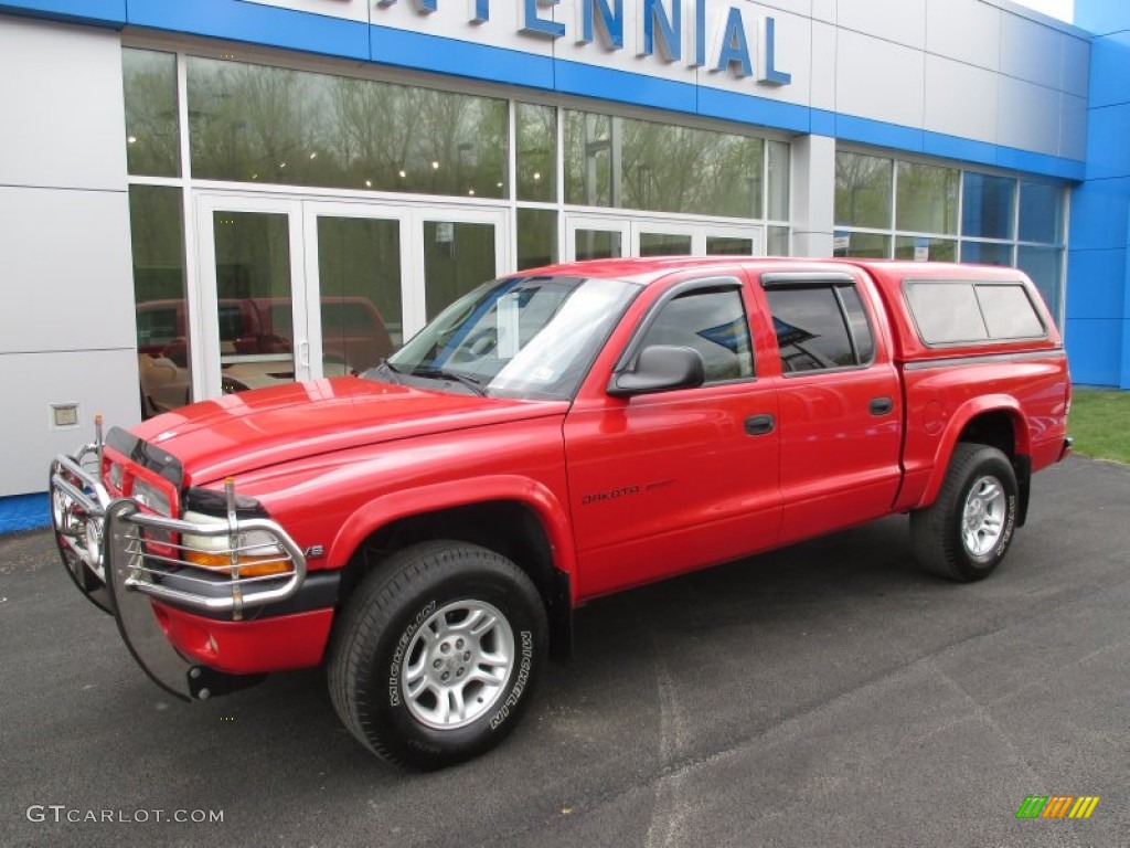 2002 Dakota Sport Quad Cab 4x4 - Flame Red / Dark Slate Gray photo #1