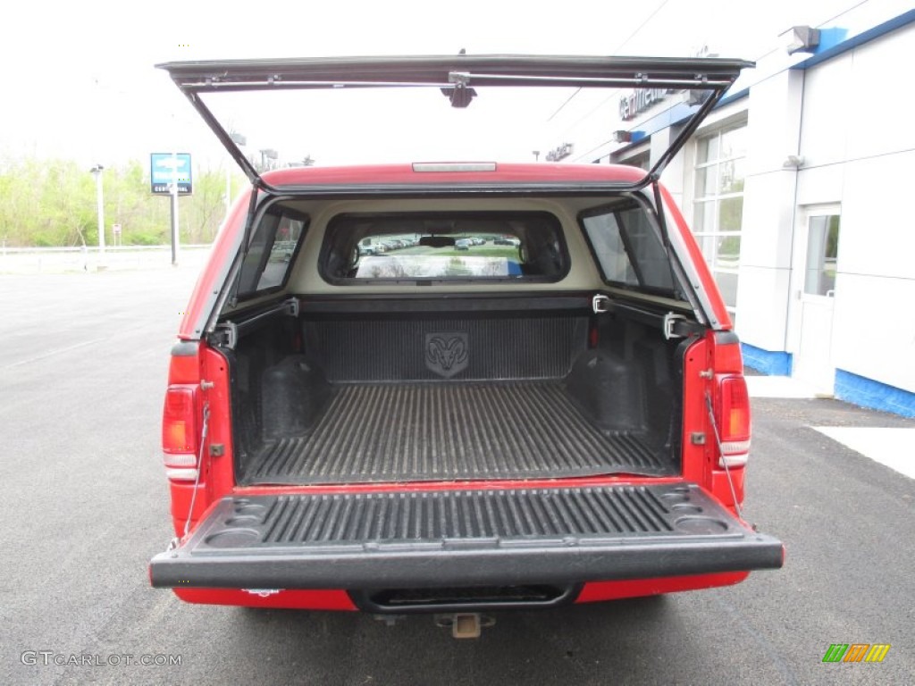 2002 Dakota Sport Quad Cab 4x4 - Flame Red / Dark Slate Gray photo #10