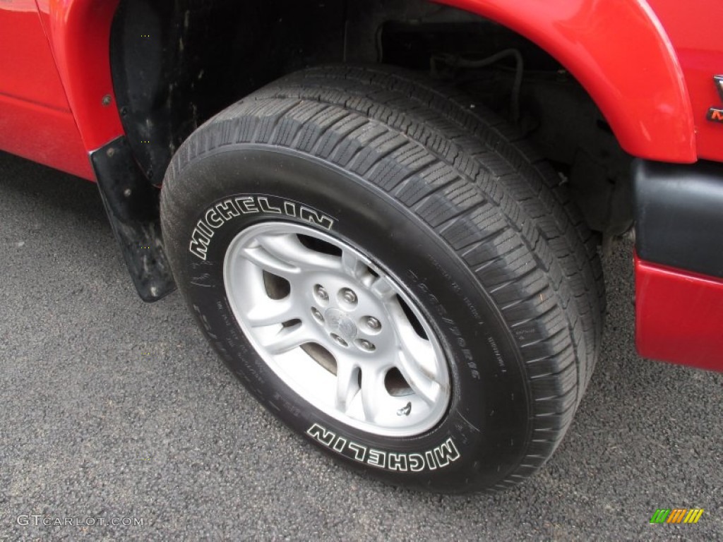 2002 Dakota Sport Quad Cab 4x4 - Flame Red / Dark Slate Gray photo #15