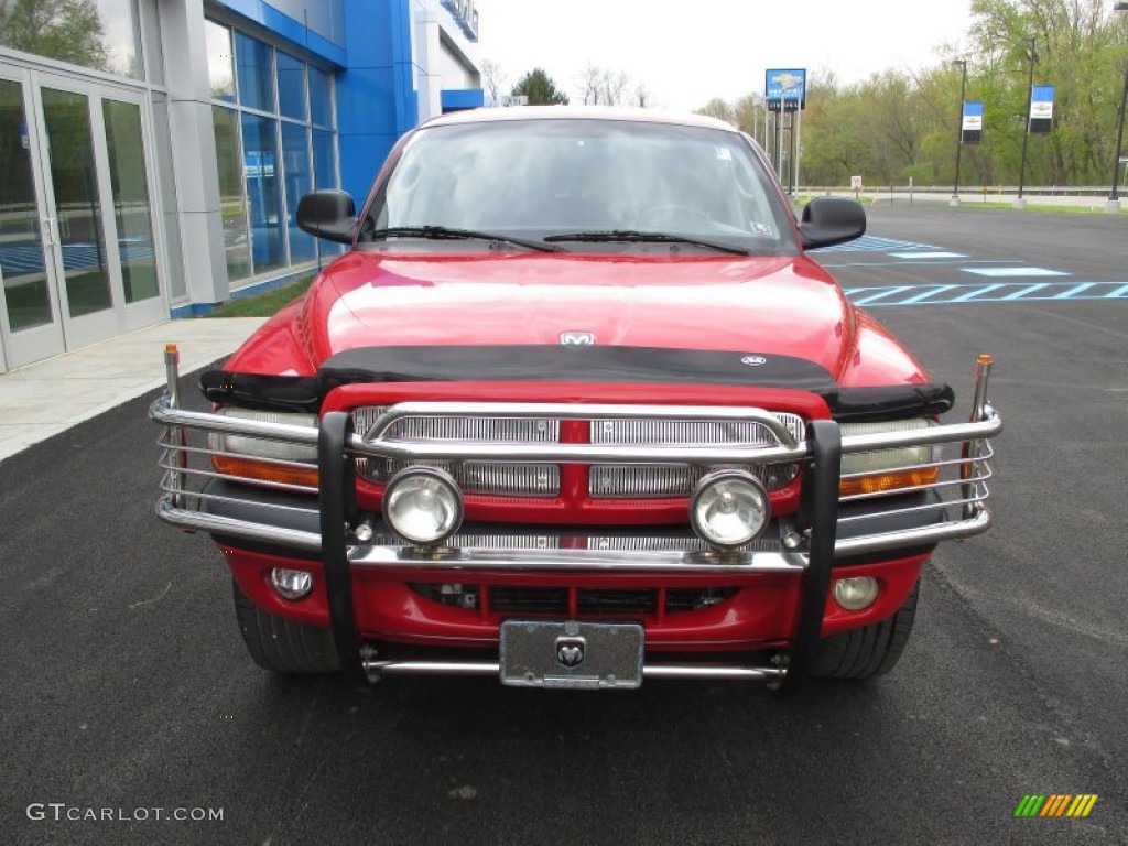 2002 Dakota Sport Quad Cab 4x4 - Flame Red / Dark Slate Gray photo #16