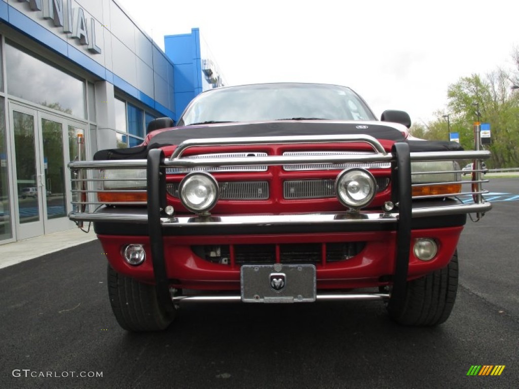 2002 Dakota Sport Quad Cab 4x4 - Flame Red / Dark Slate Gray photo #17