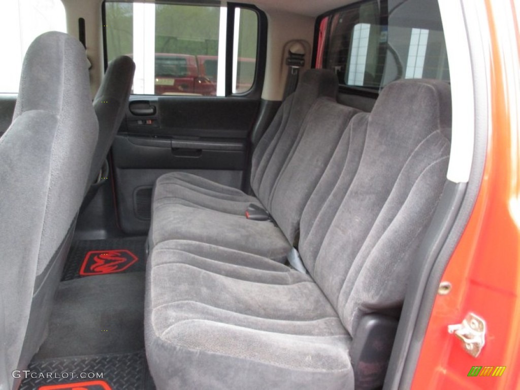 2002 Dakota Sport Quad Cab 4x4 - Flame Red / Dark Slate Gray photo #23