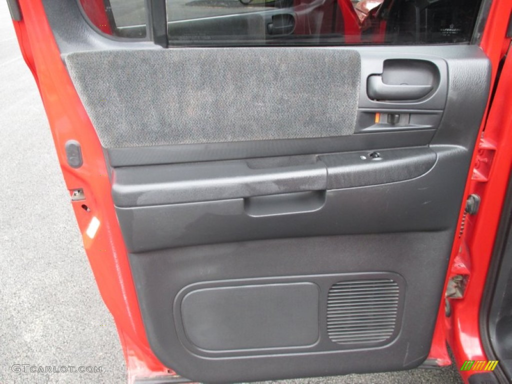 2002 Dakota Sport Quad Cab 4x4 - Flame Red / Dark Slate Gray photo #24