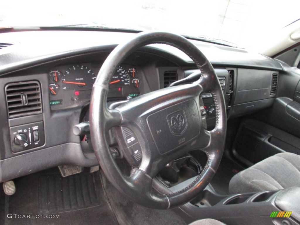 2002 Dakota Sport Quad Cab 4x4 - Flame Red / Dark Slate Gray photo #25