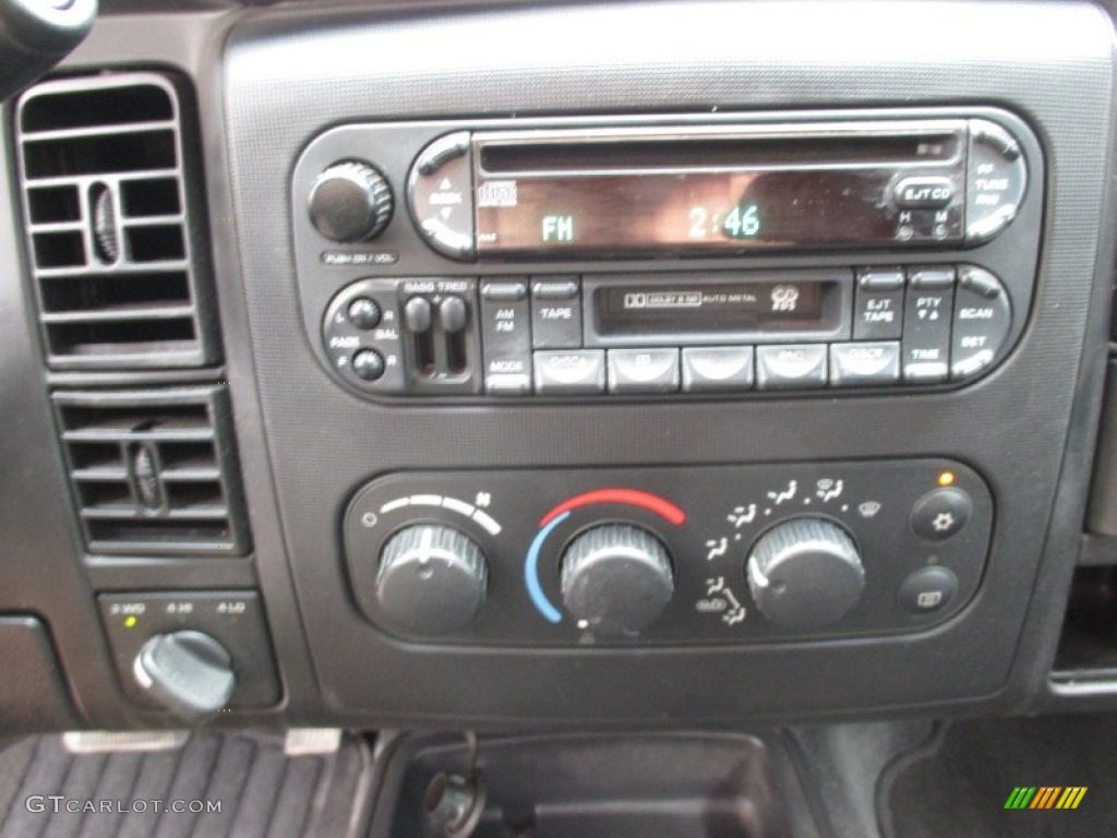 2002 Dakota Sport Quad Cab 4x4 - Flame Red / Dark Slate Gray photo #27