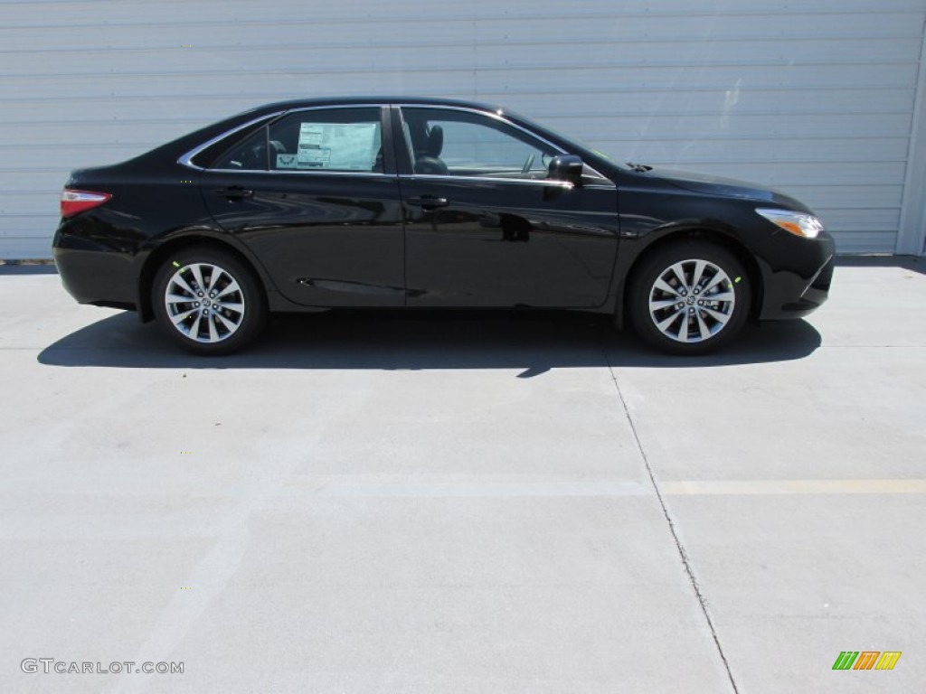 2015 Camry XLE V6 - Attitude Black Metallic / Black photo #3