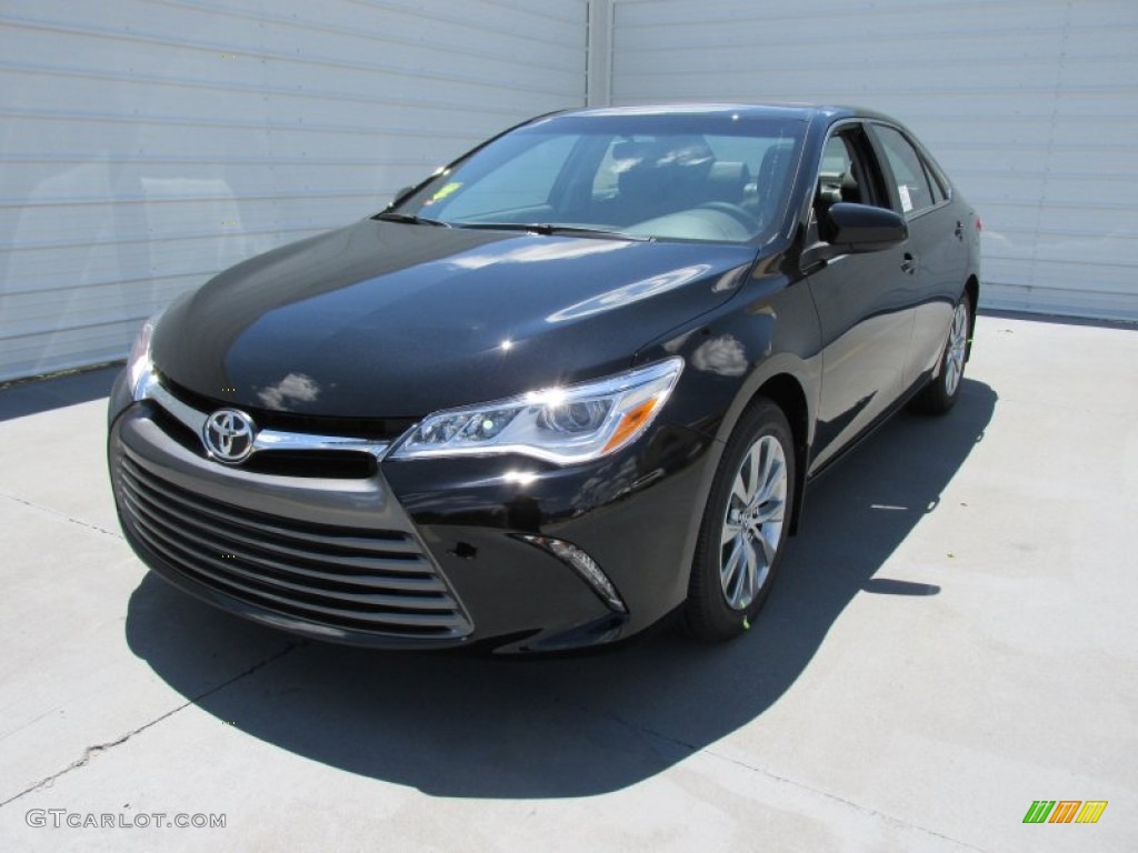 2015 Camry XLE V6 - Attitude Black Metallic / Black photo #7
