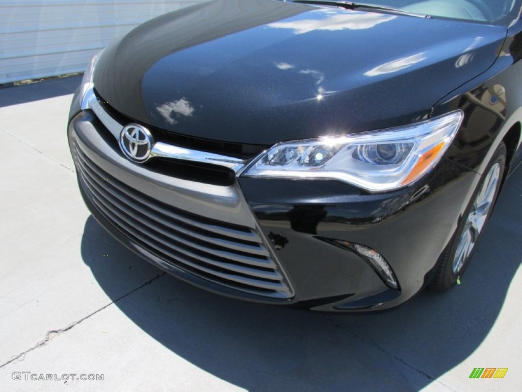 2015 Camry XLE V6 - Attitude Black Metallic / Black photo #10