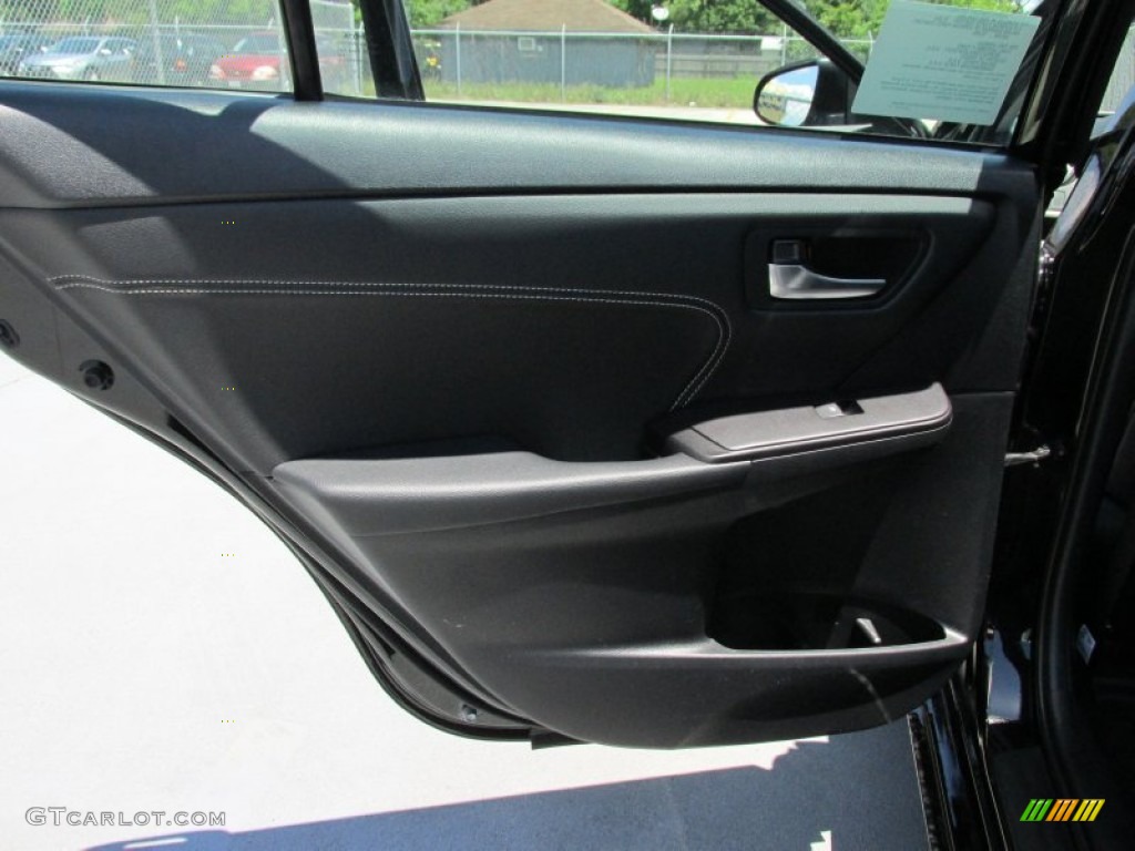 2015 Camry XLE V6 - Attitude Black Metallic / Black photo #17