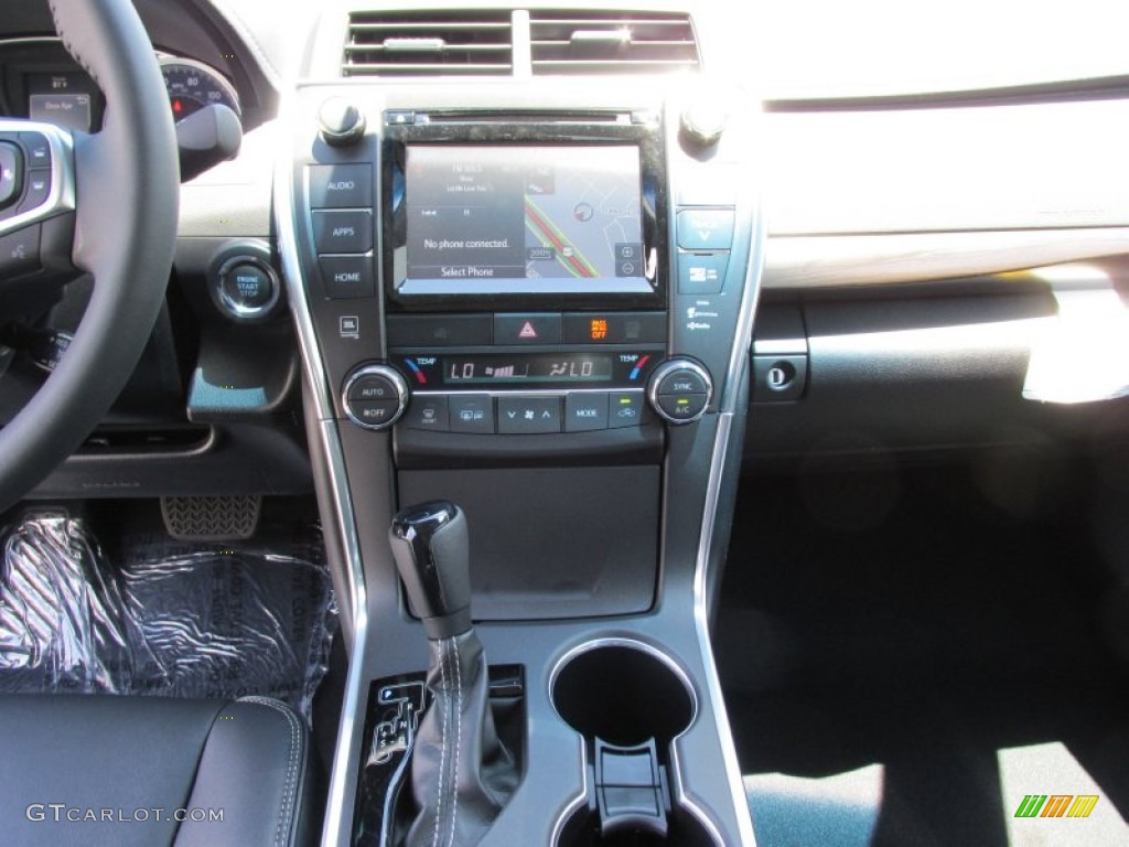 2015 Camry XLE V6 - Attitude Black Metallic / Black photo #25